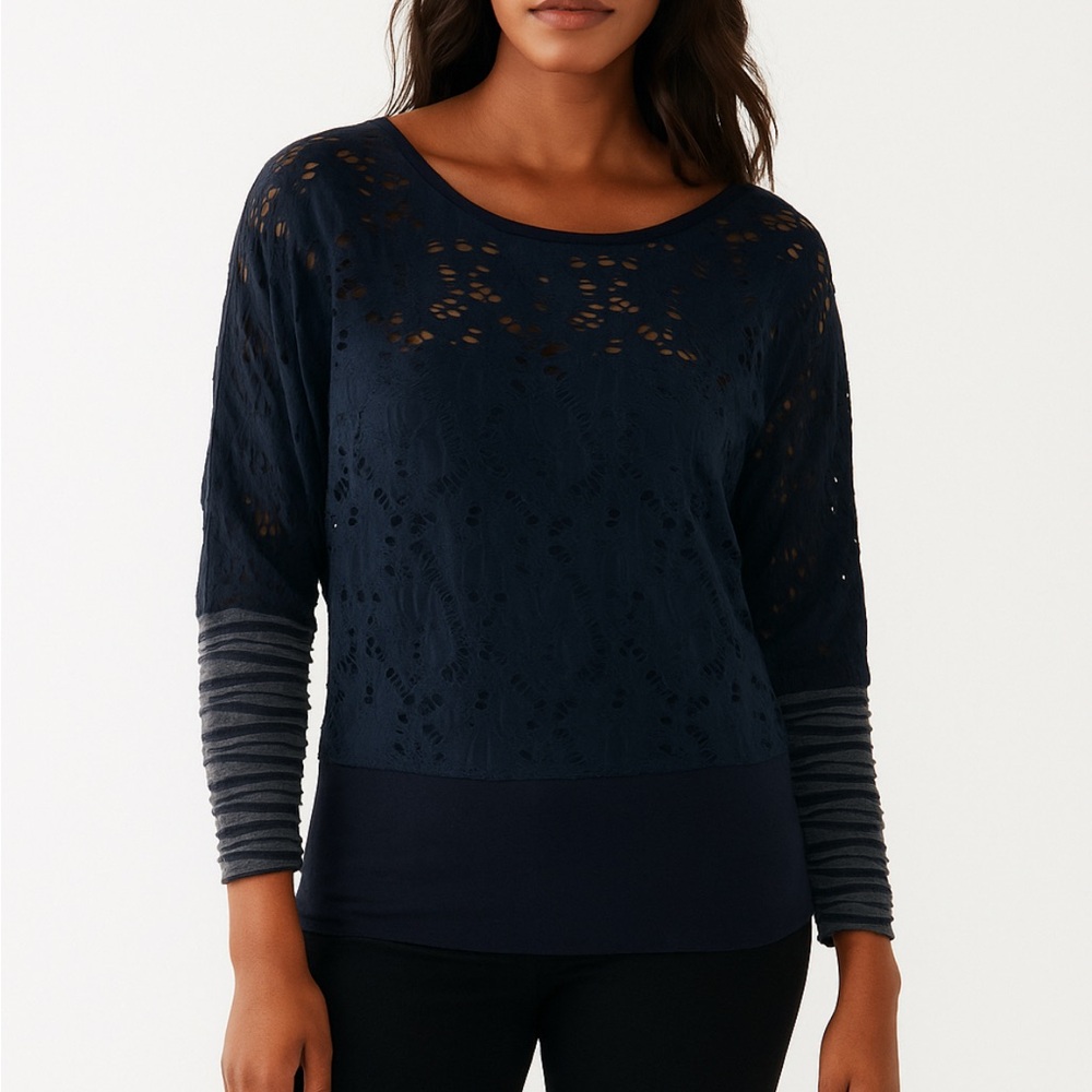 Squatsh Boutique Black Lace Women's Top/Sweater
